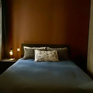 Airport Bedroom With Your Own Private Bathroom Self Check In And Self Check Out Air-condition Included Alloggio in famiglia Mqabba